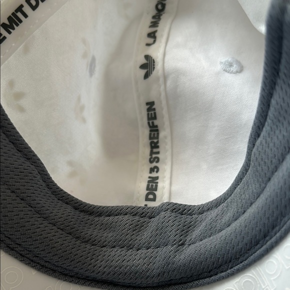 NWOT Adidas Mens White Gray Trefoil Logo Adjustable Hat Lightweight Gym - Picture 6 of 7